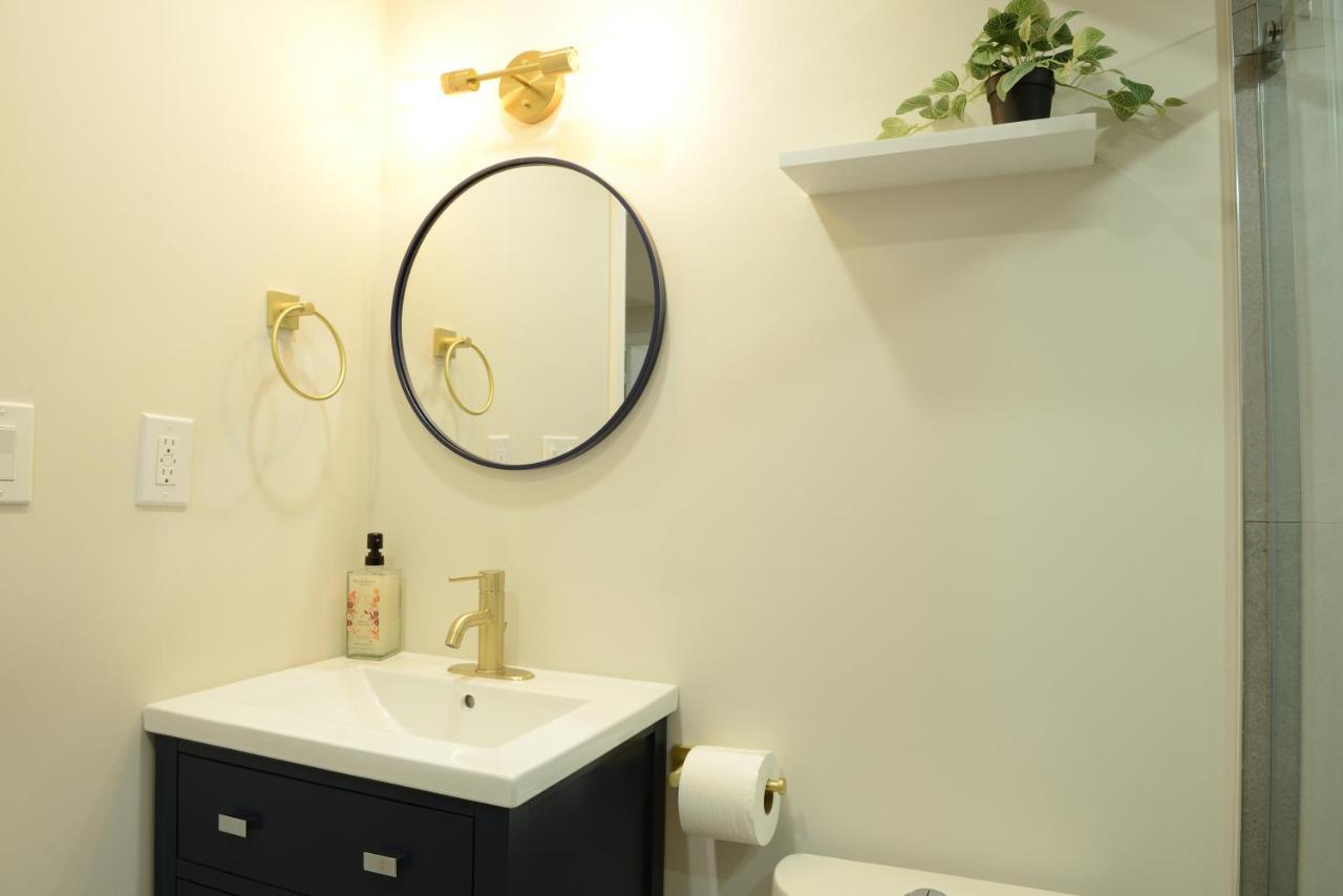 Spacious 2-Bed-Room Near Yonge & Major Mackenzie Richmond Hill Ngoại thất bức ảnh