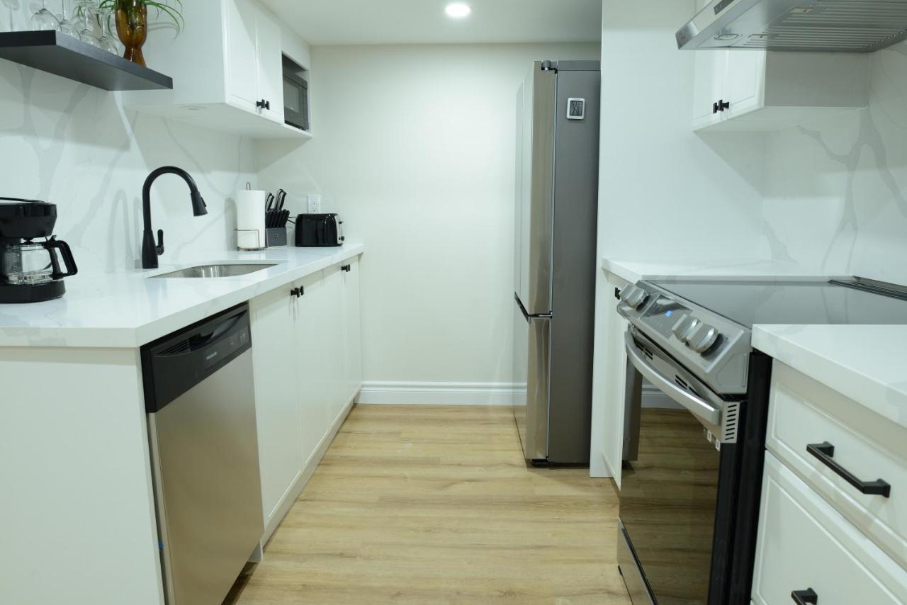 Spacious 2-Bed-Room Near Yonge & Major Mackenzie Richmond Hill Ngoại thất bức ảnh
