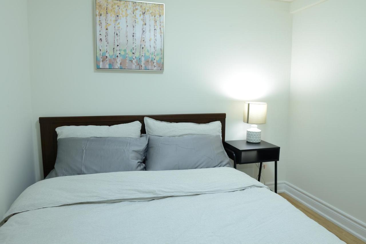 Spacious 2-Bed-Room Near Yonge & Major Mackenzie Richmond Hill Ngoại thất bức ảnh