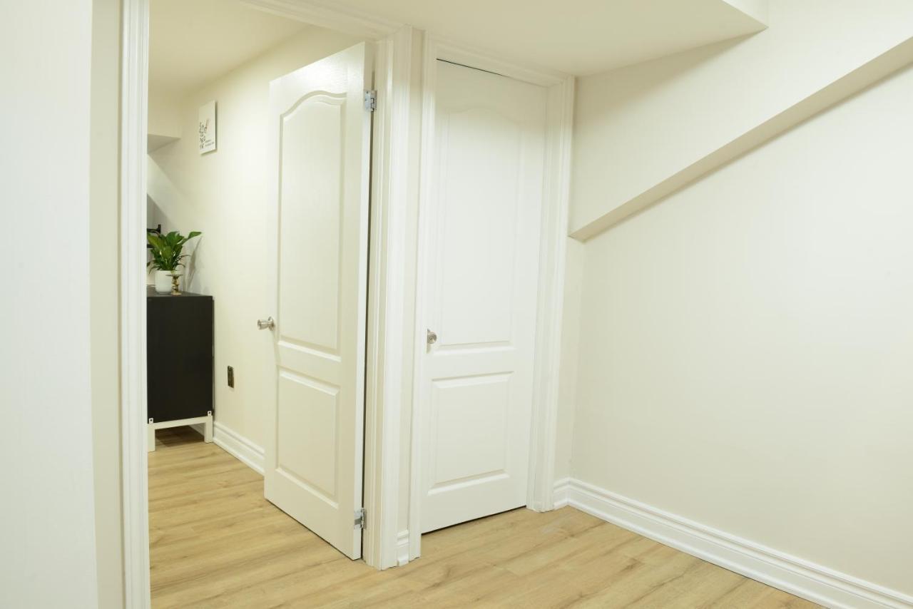Spacious 2-Bed-Room Near Yonge & Major Mackenzie Richmond Hill Ngoại thất bức ảnh