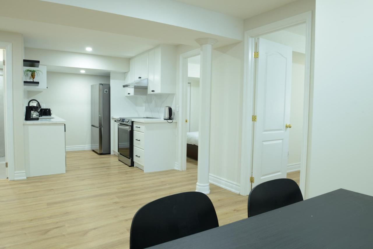 Spacious 2-Bed-Room Near Yonge & Major Mackenzie Richmond Hill Ngoại thất bức ảnh