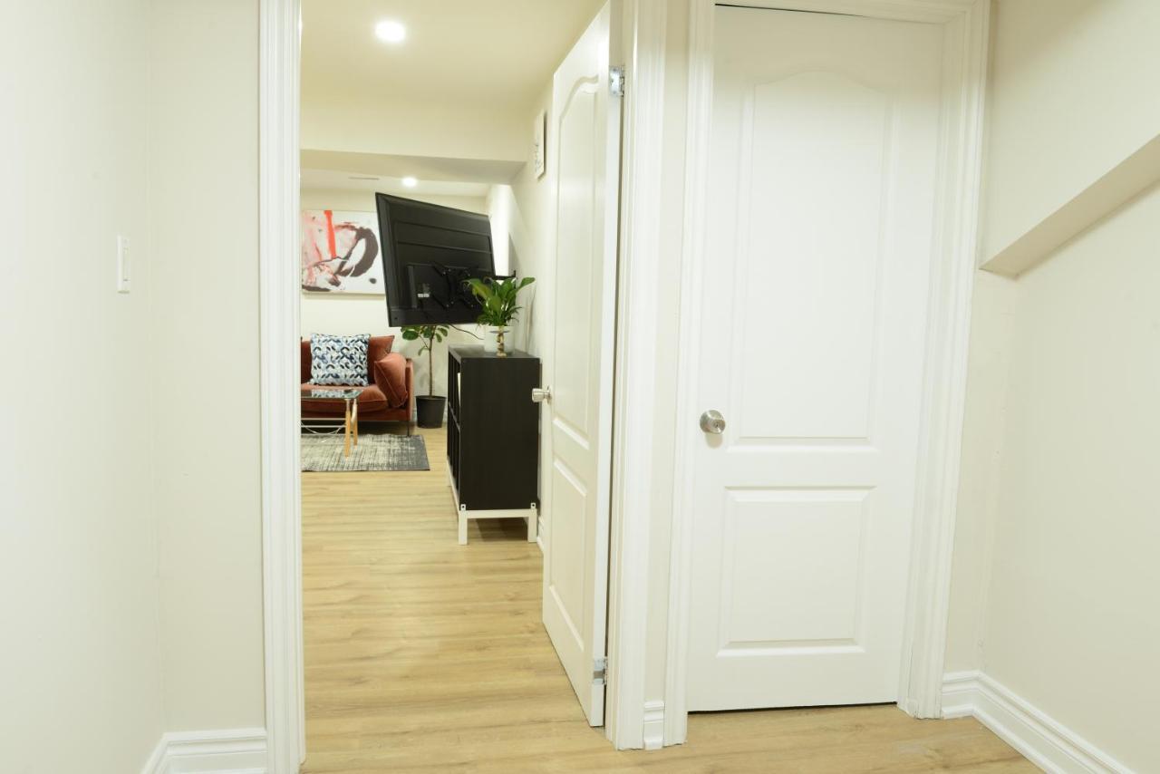Spacious 2-Bed-Room Near Yonge & Major Mackenzie Richmond Hill Ngoại thất bức ảnh